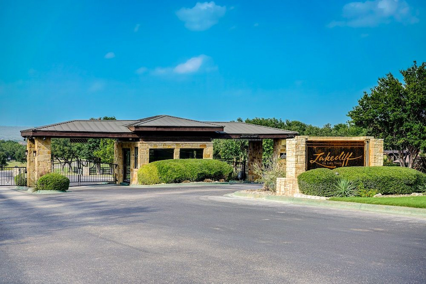 EXPERIENCE THE LAKECLIFF LIFESTYLE IN SPICEWOOD