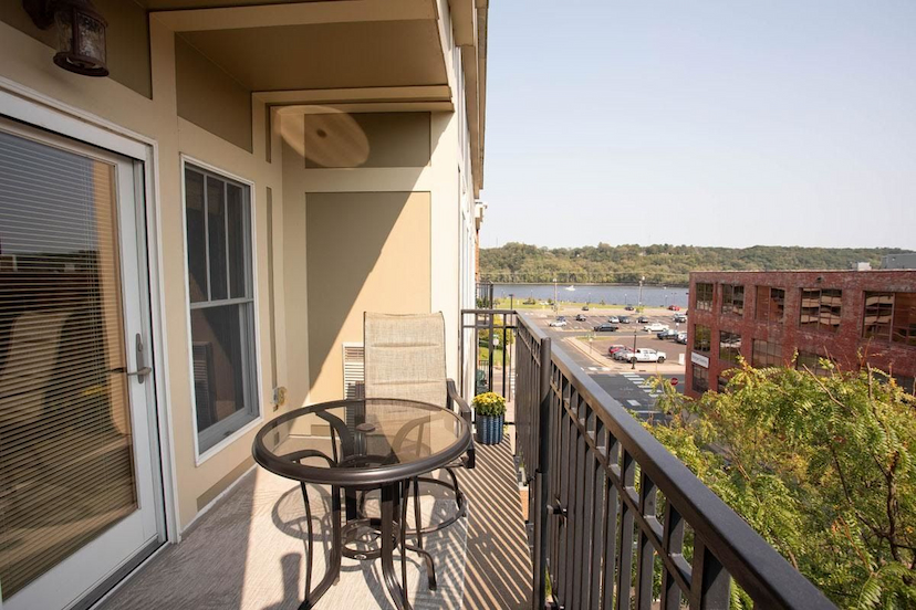 350 MAIN ST #412