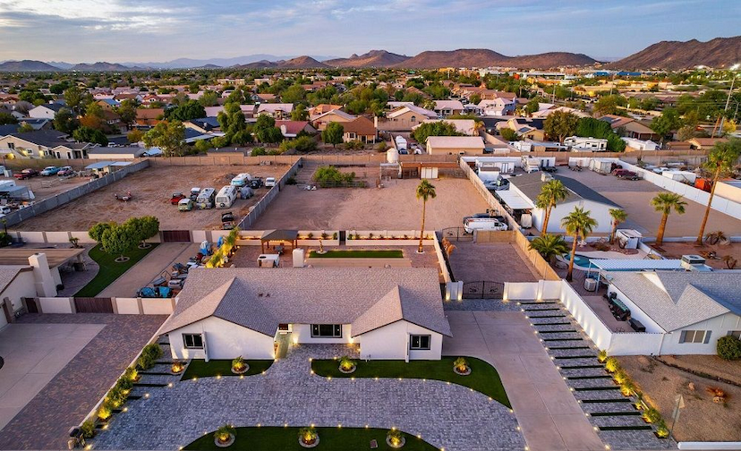 SPECTACUL AR HORSE PROPERTY