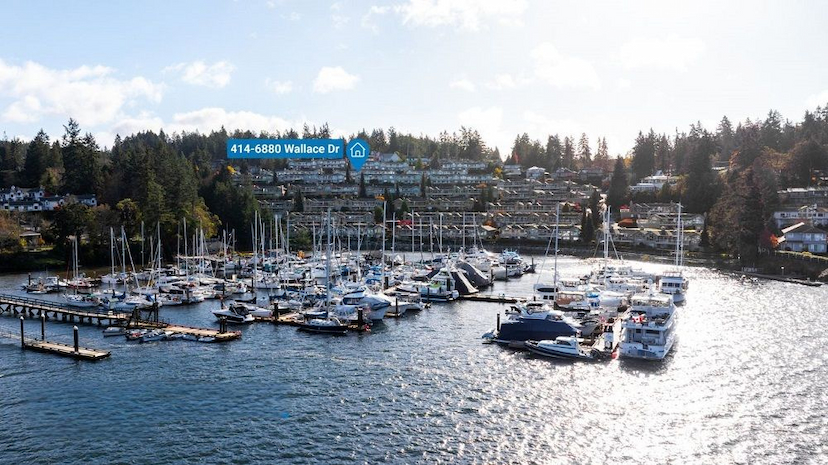 BEAUTIFUL OCEAN VIEW TOWNHOME WITH DOUBLE GARAGE + WORKSHOP!