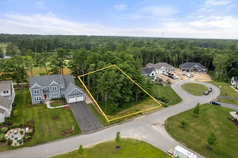 PRIME GOLF COURSE LOT
