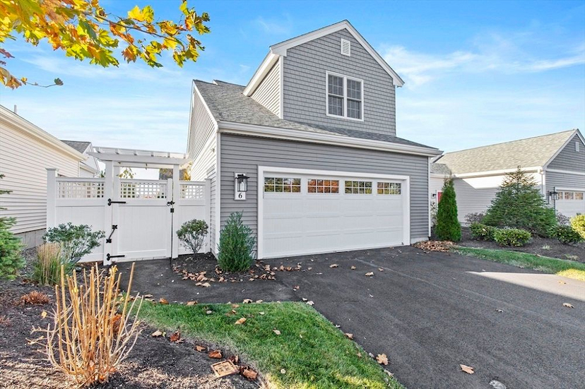 EXQUISITE TOWNHOME