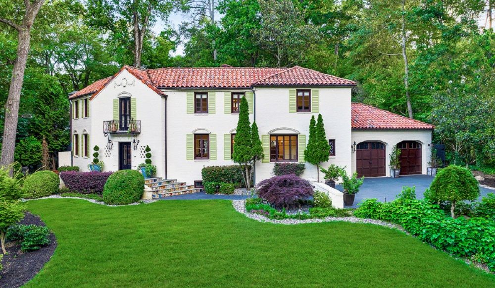 PICTURESQUE PRIME PROPERTY