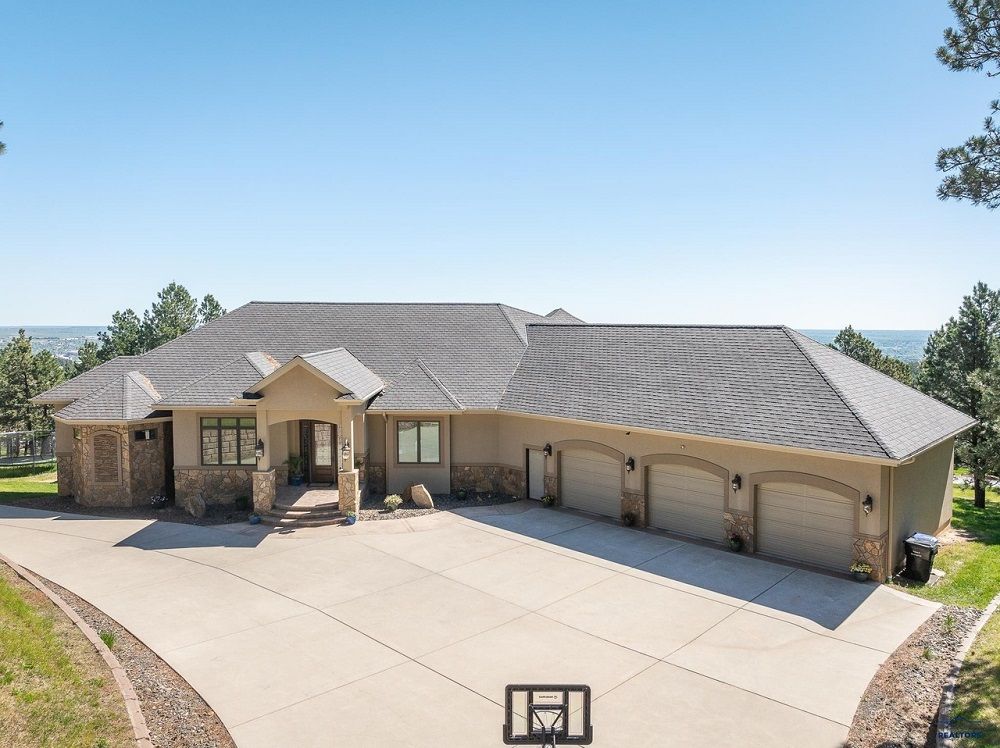 2740 SKYLINE DR
