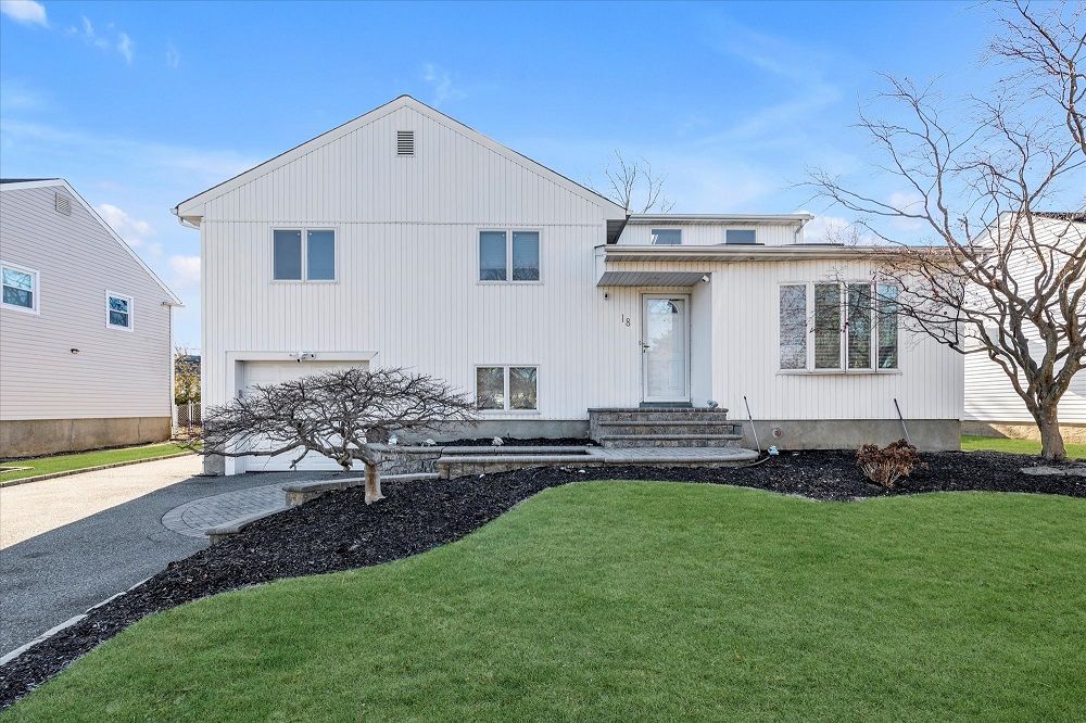 18 CIRCLE DRIVE