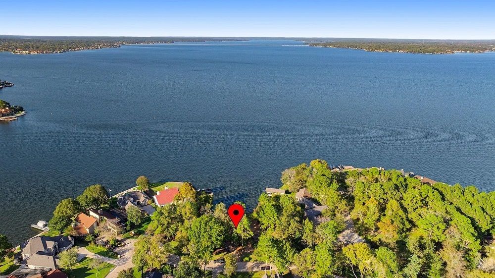 PANORAMIC, UNOBSTRUCTED VIEWS OF LAKE CONROE!