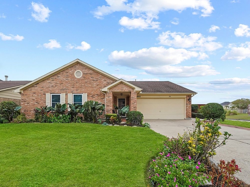 CHARMING HOME ENDLESS POSSIBILITIES
