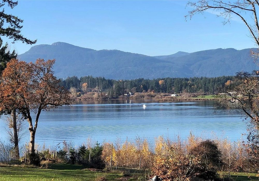 1743 MAPLE BAY RD