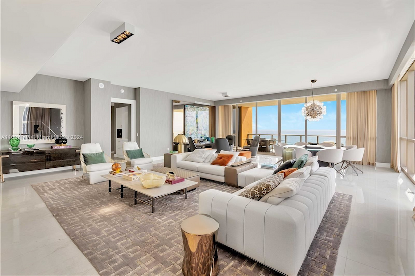 17749 COLLINS AVENUE #902