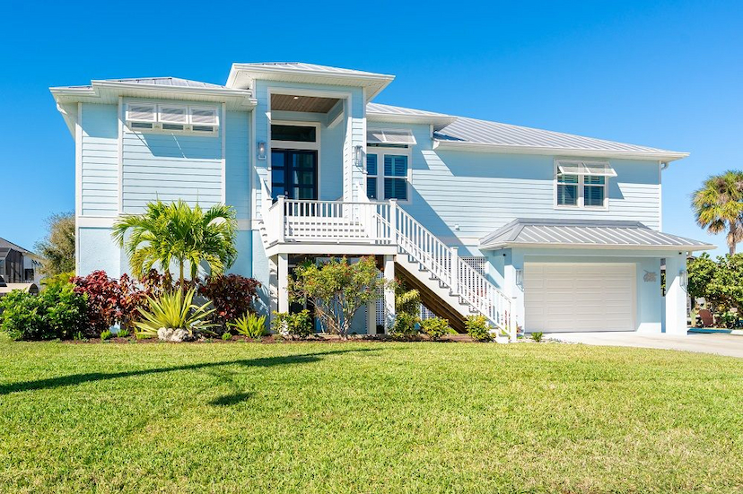 ULTIMATE WATERFRONT LIFE STYLE