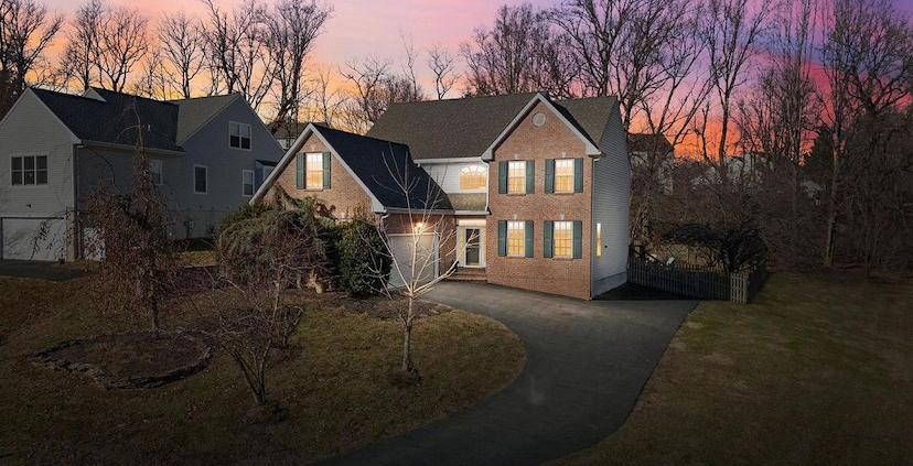 313 PALOMINO DR