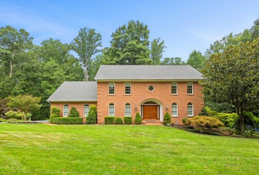 26 SPRINGHILL FARM CT