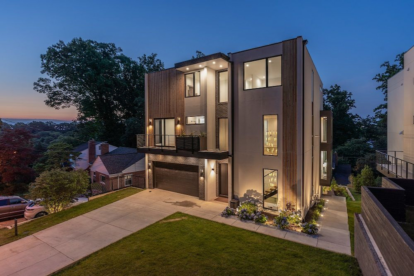 CONTEMPORARY HOME IN BETHESDA