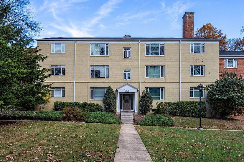 10413 MONTROSE AVENUE #M-302