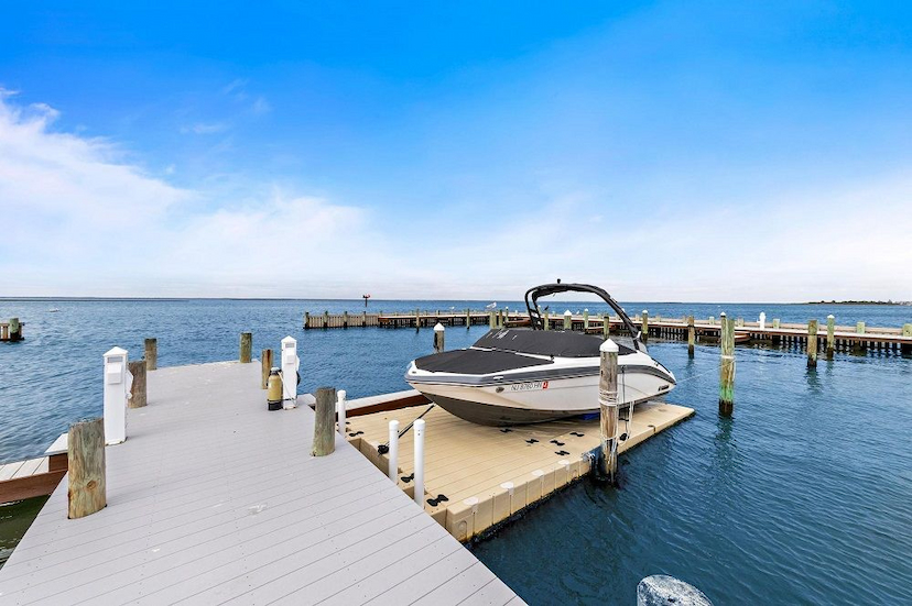 WELCOME BOATERS AND BEACH LOVERS TO YOUR NEW BAYFRONT TOWNHOME AND BEACH CLUB IN BEACH HAVEN, LONG BEACH ISLAND NJ