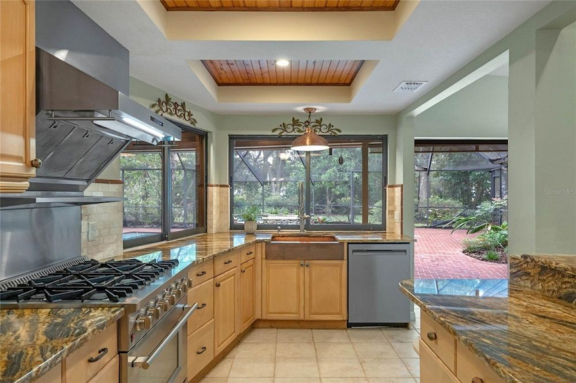 CUSTOM-BUILT POOL HOME