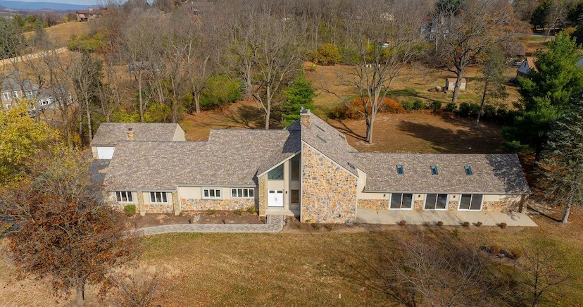 Pristine, Updated Contemporary W/ Indoor Pool