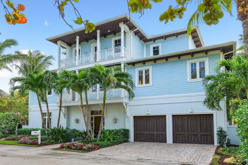 970 LAGO MAR LN