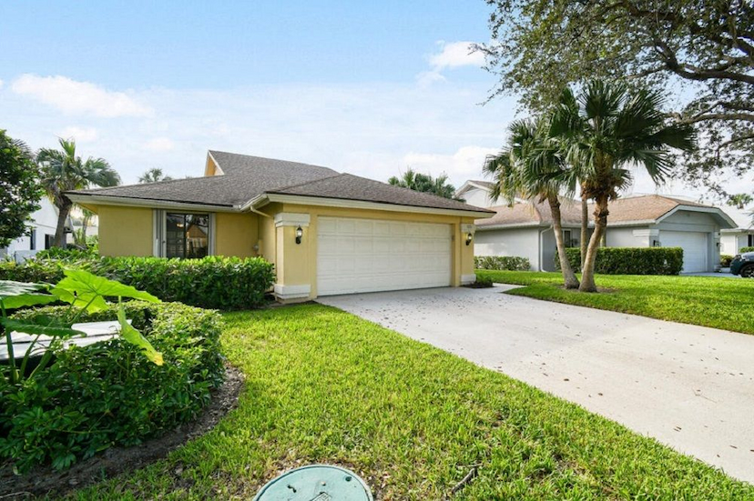 BLUFFS RIDGE IN JUPITER