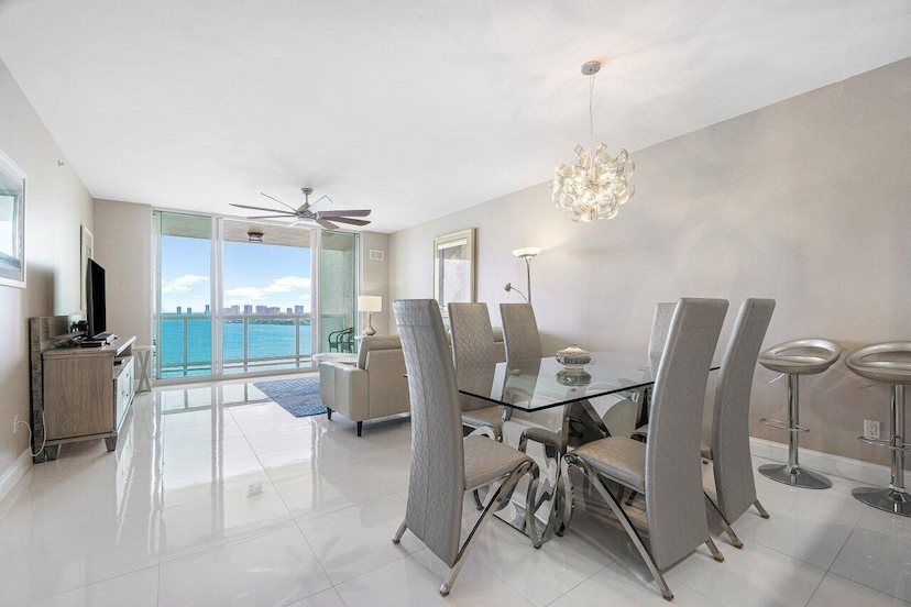 2650 LAKE SHORE DRIVE #1103