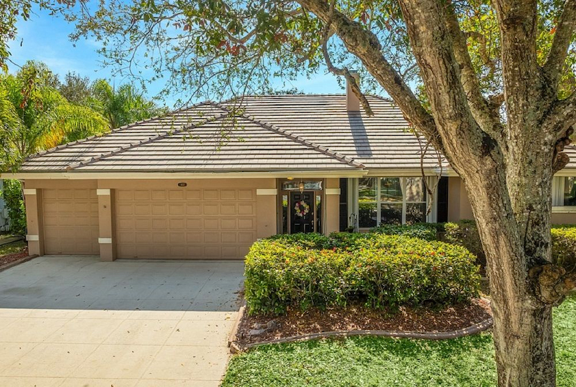6157 Winding Lake Dr