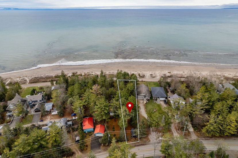 60 FT BEACH SIDE COTTAGE ON PRIVATE DOUBLE DEEP LOT