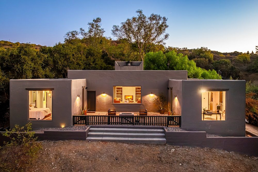 21015 MULHOLLAND DRIVE