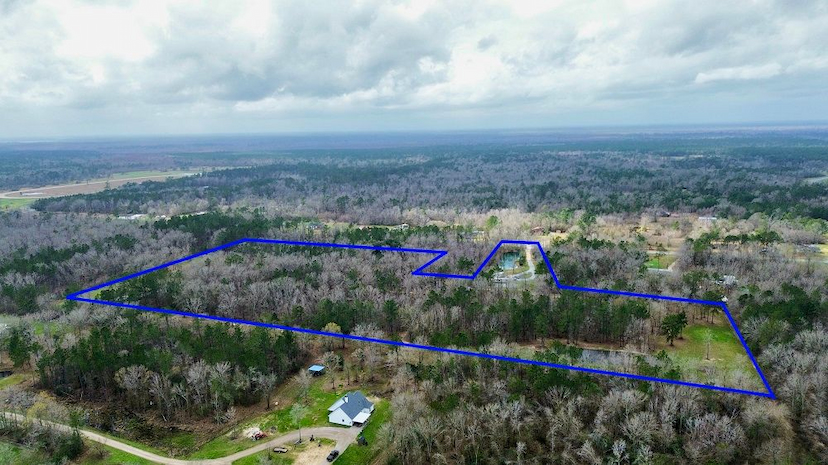 HEAVEN ON EARTH - LUXURIOUS 18 ACRE ESTATE!