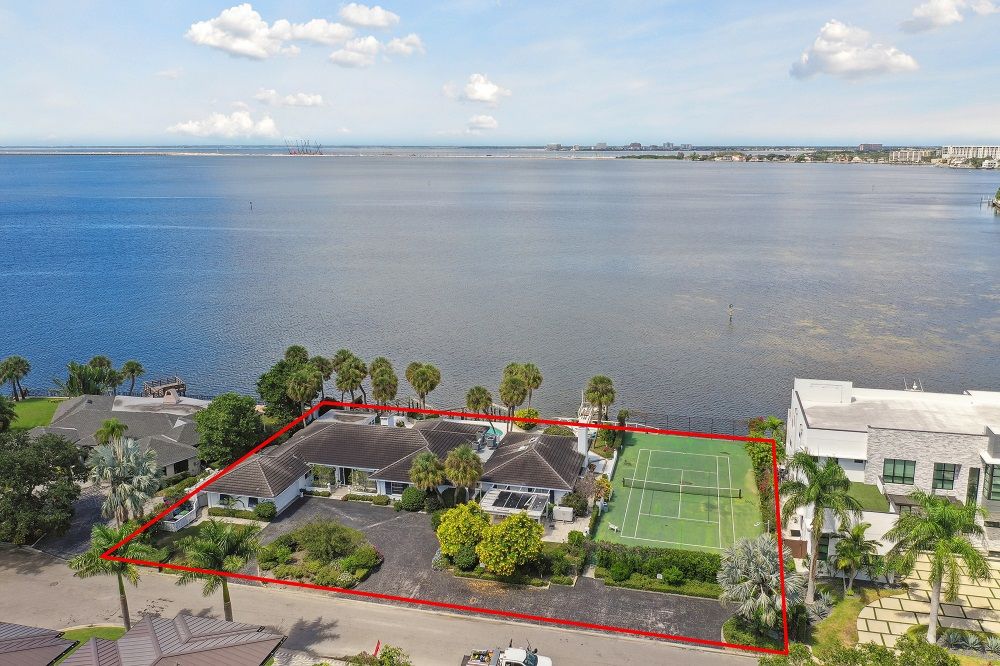 ONCE-IN-A LIFETIME OPPORTUNITY CREATE YOUR DREAM RESORT
