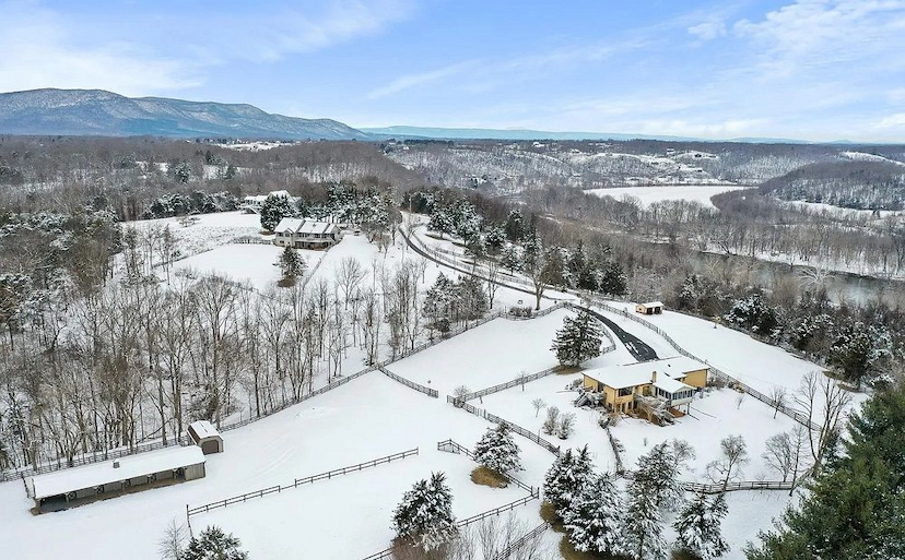 SERENE MOUNTAINTOP RETREAT