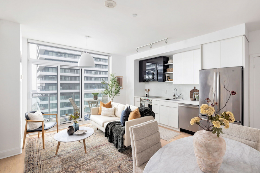 33 SHORE BREEZE DR #3401