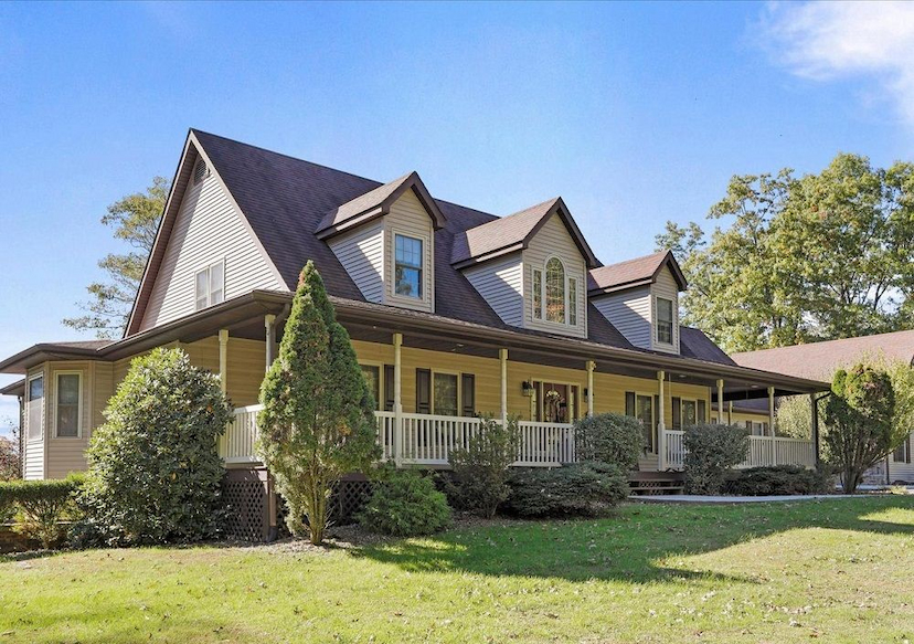 AMAZING CUSTOM BUILT HOME AT THE TOP OF THE COMMUNITY
