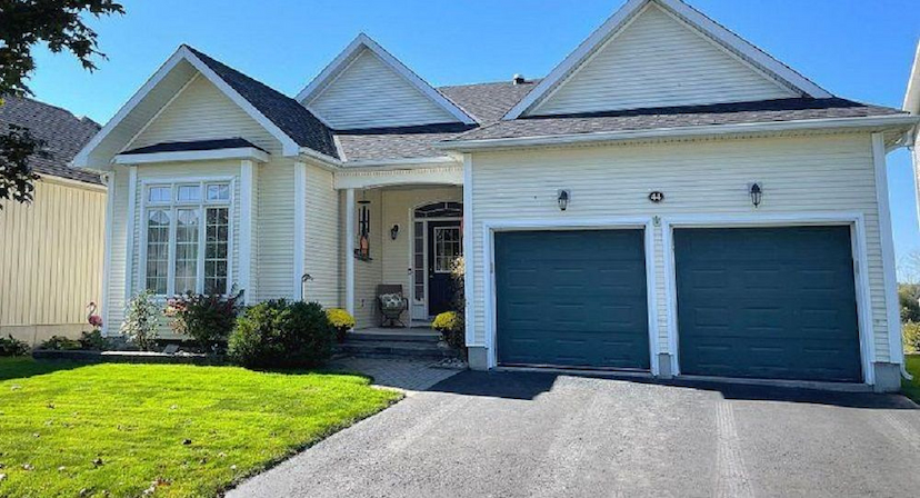 44 COUNTRY CLUB DR