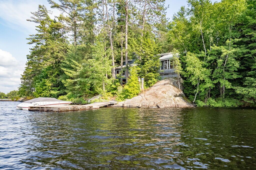 3 Lindhill Island