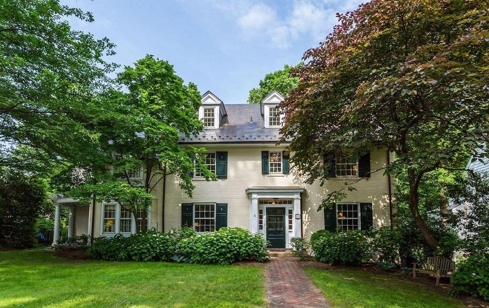 Heart Of Chevy Chase Village