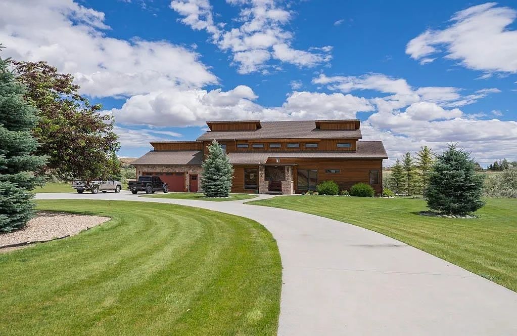 Sophisticated Cody Retreat