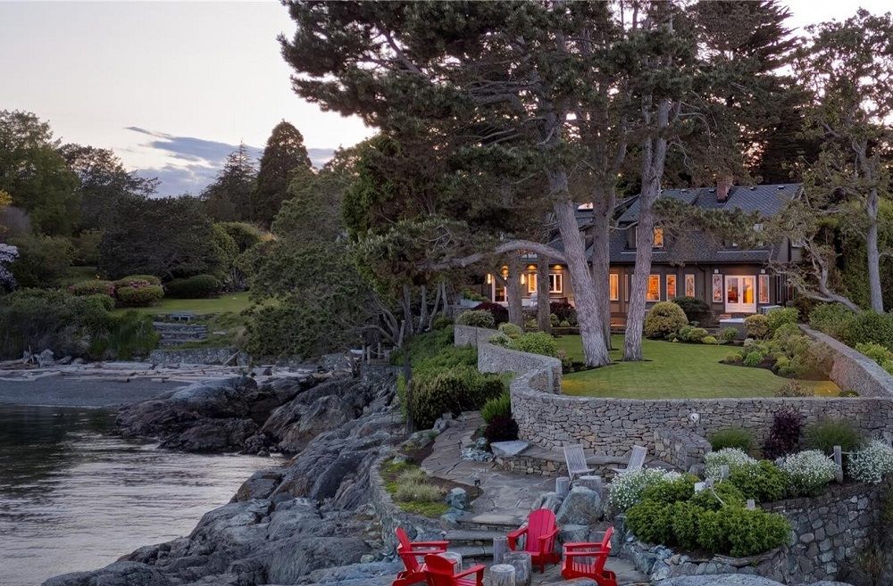 Elegance At The Water’s Edge