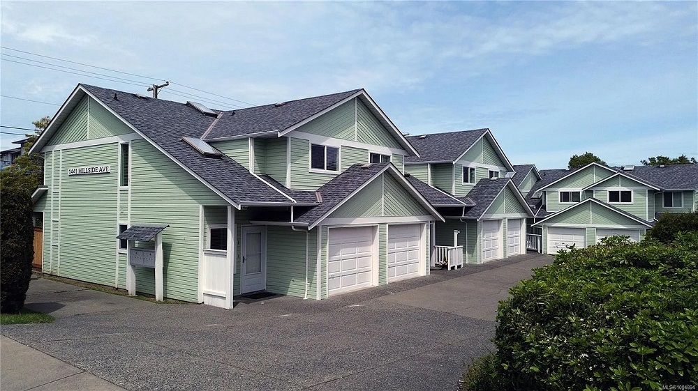 Bright Victoria Townhouse