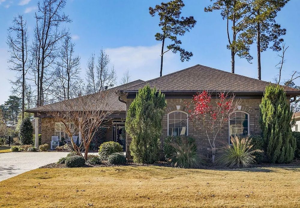 Welcome To The Highly Sought After River Bluffs Community.