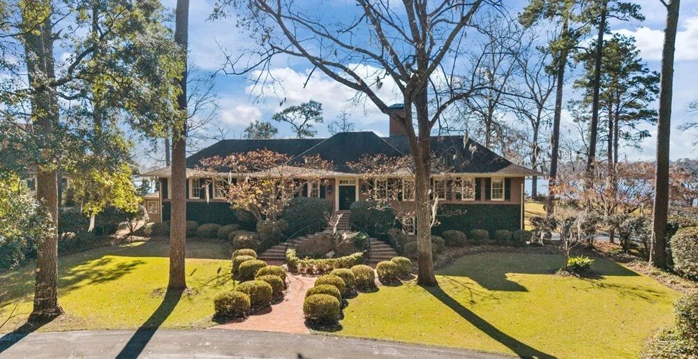 5003 Trent Woods Drive