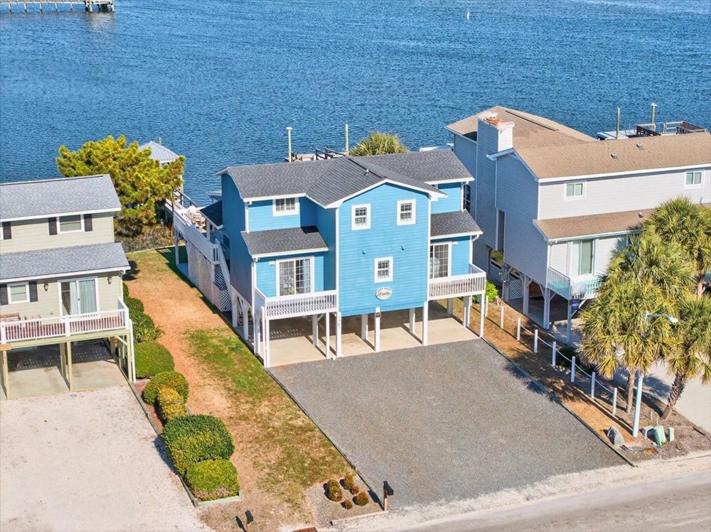 Sweeping Views Of The Bay