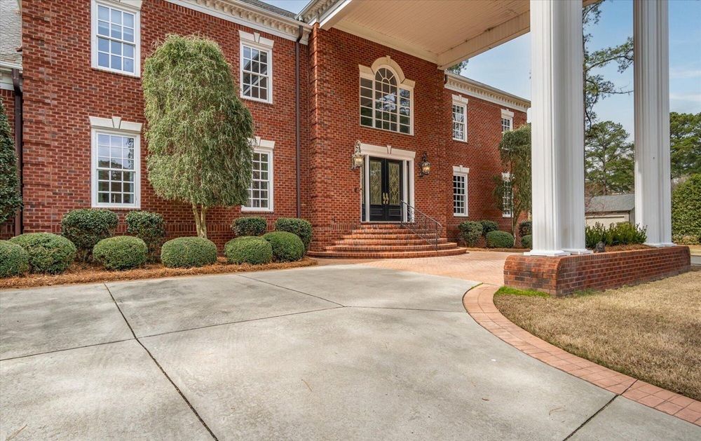 Hillcrest Estate