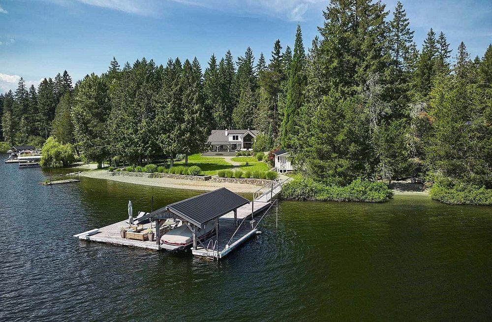 Ultimate Lakefront Escape