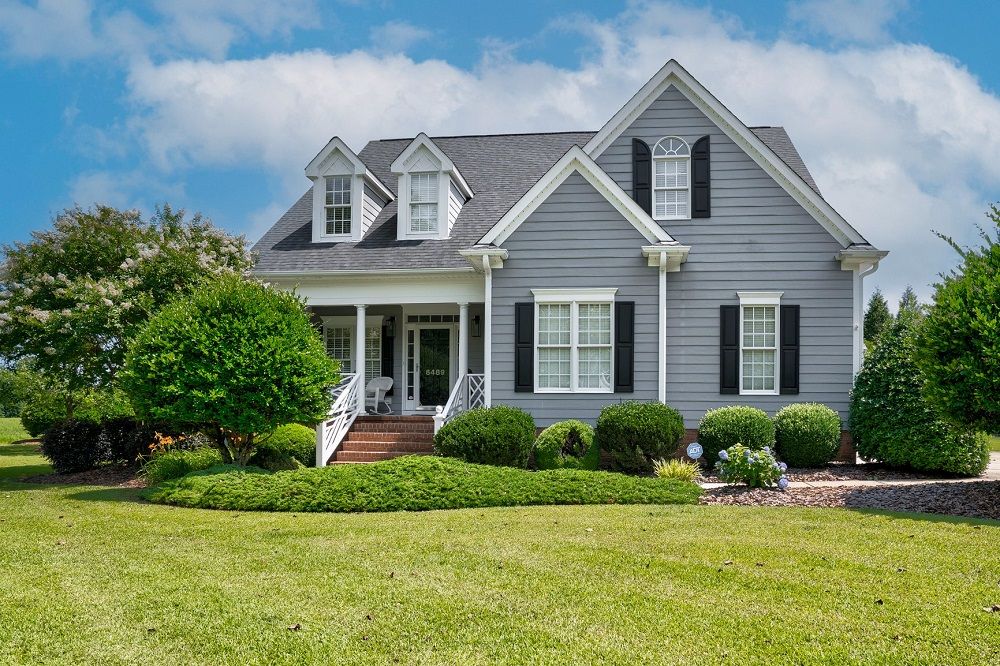 Peaceful Charming Home Nestled In Natural Beauty