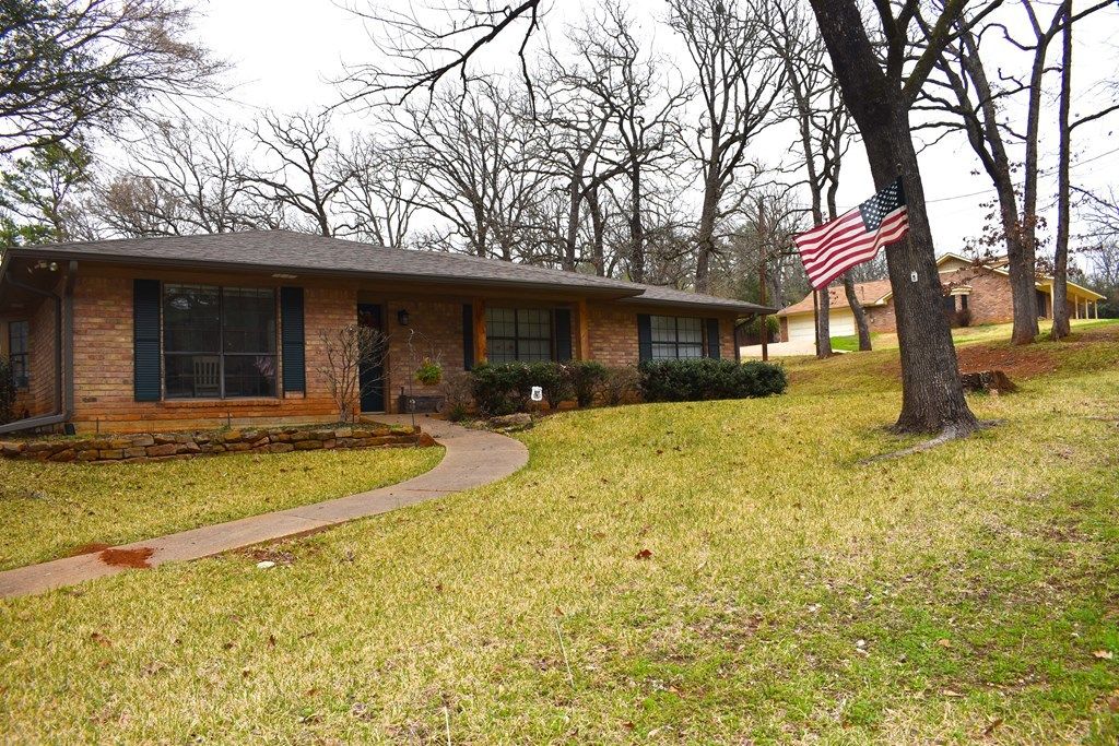 Charming Home For Great Family