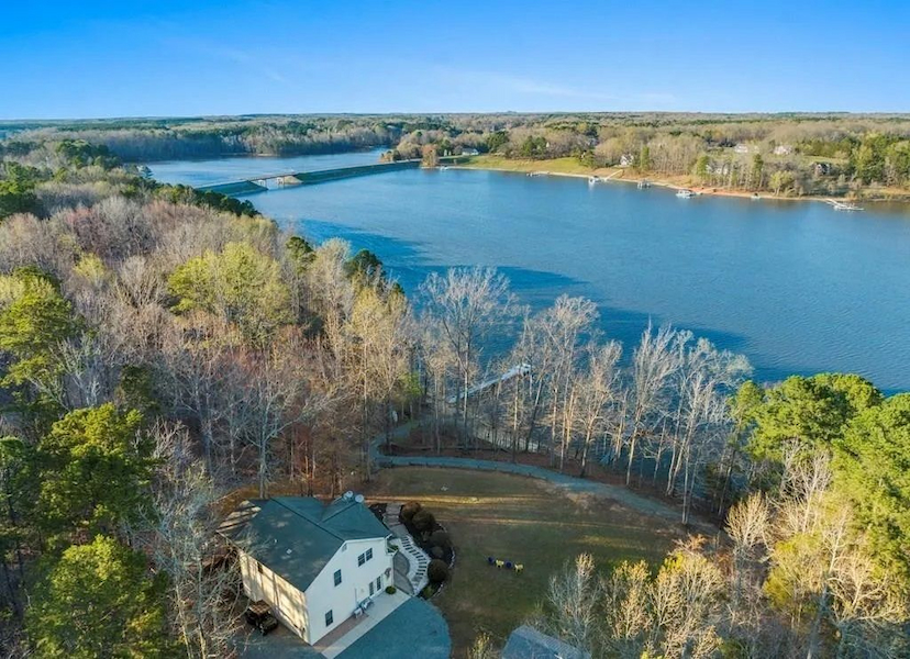 Start Living You Kerr Lake Dream!