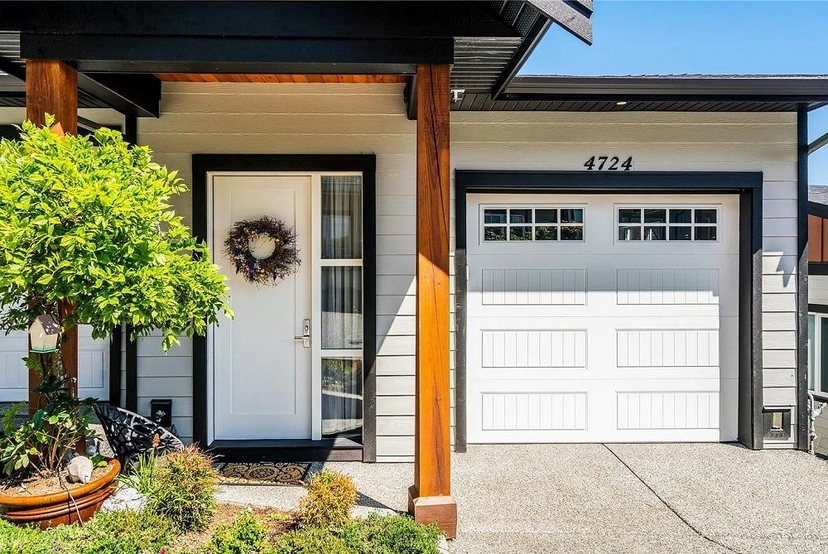 Ocean & Mountain View Home
