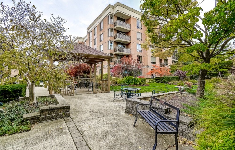 Retire In Style At Hearthstone By The Lake