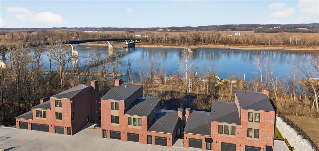 Modern Luxury Townhomes Meet Breathtaking Missouri River Views