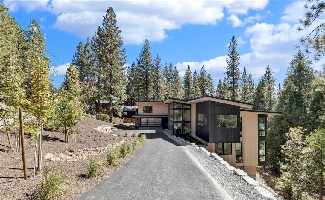 727 Kelly Drive